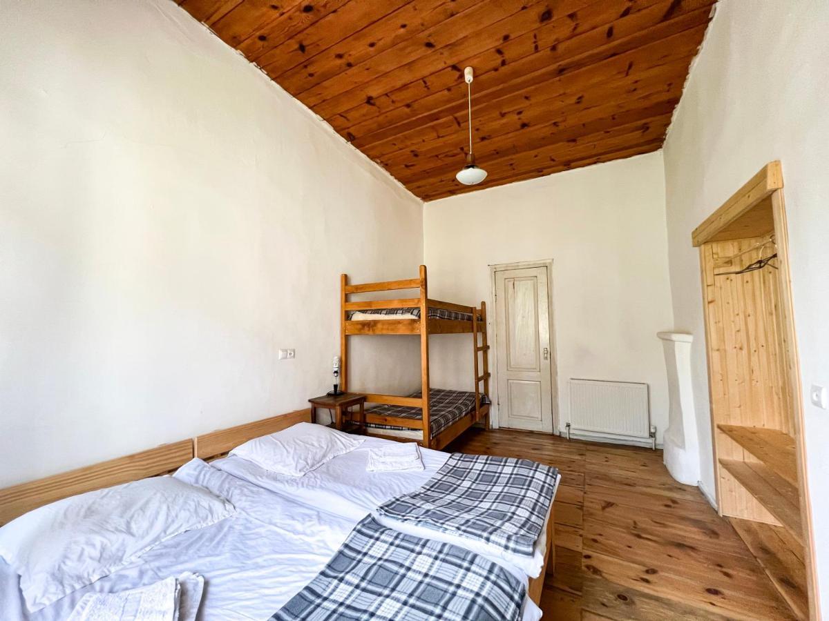 Guest House Svan-Ski Mestia Eksteriør billede