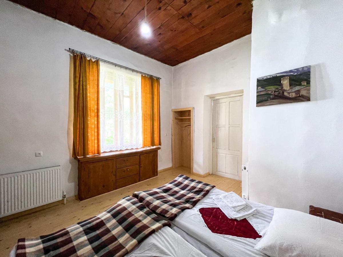 Guest House Svan-Ski Mestia Eksteriør billede