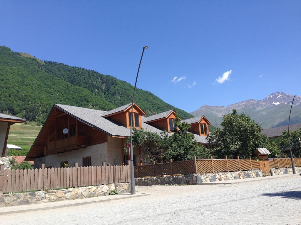 Guest House Svan-Ski Mestia Eksteriør billede